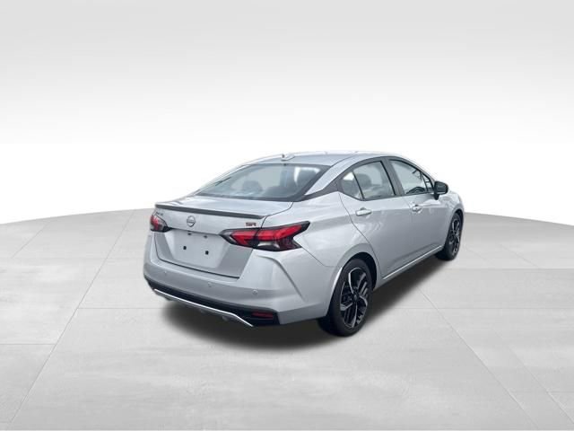 Used 2024 Nissan Versa SR image 4