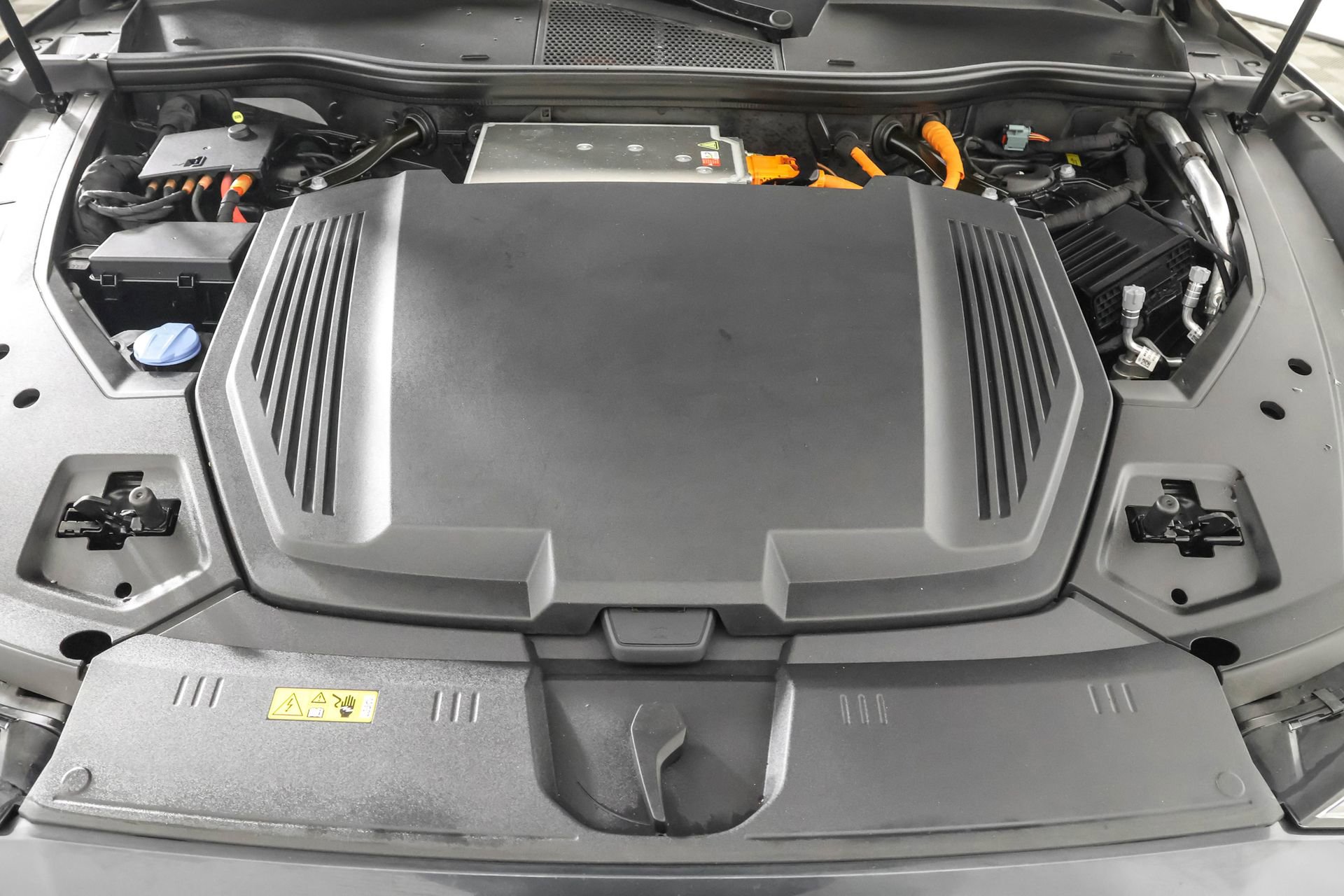 Used 2024 Audi Q8 e-tron Premium Plus w/ Premium Plus Package image 52