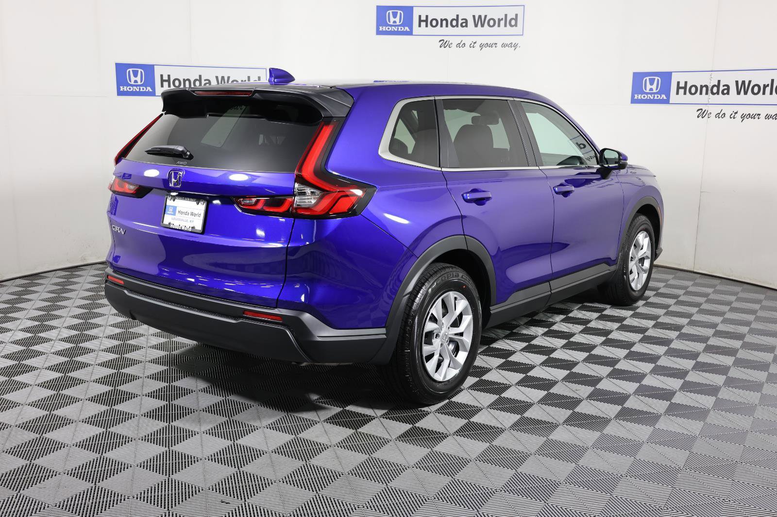 Used 2025 Honda CR-V LX image 6