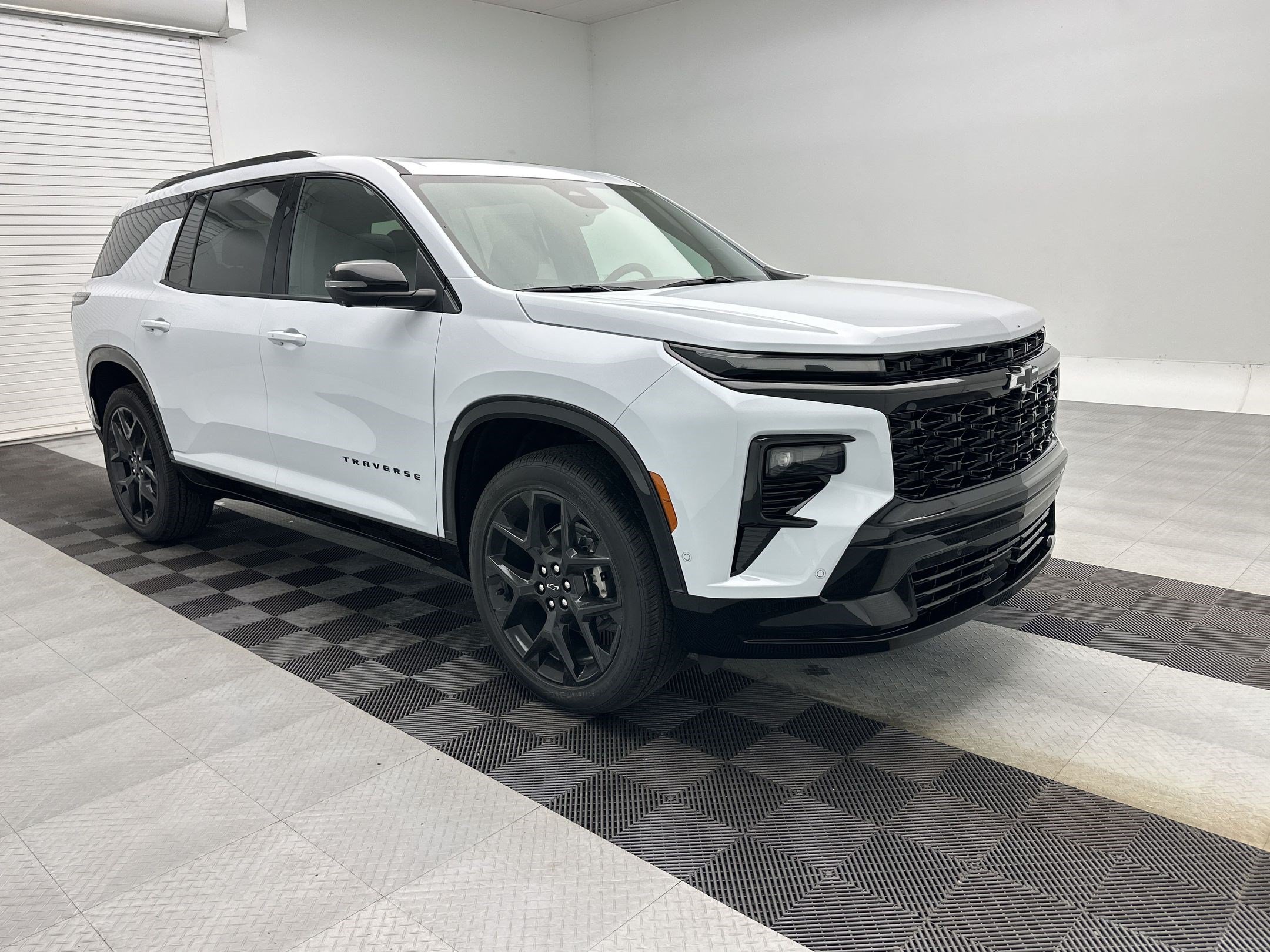 New 2026 Chevrolet Traverse RS w/ LPO, Floor Liner Package AWD/4WD image 7