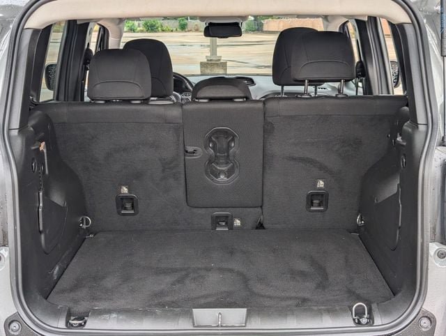 Used 2022 Jeep Renegade Latitude w/ Convenience Group AWD/4WD image 27