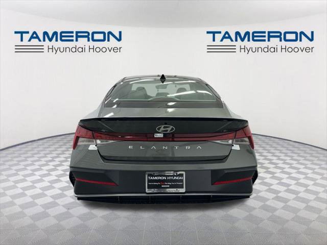 New 2026 Hyundai Elantra SEL Sport image 4