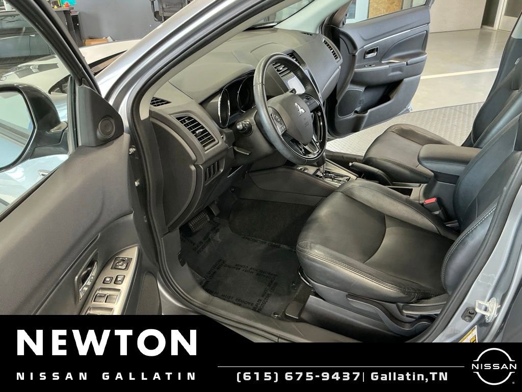 Used 2018 Mitsubishi Outlander Sport SE AWD/4WD image 6