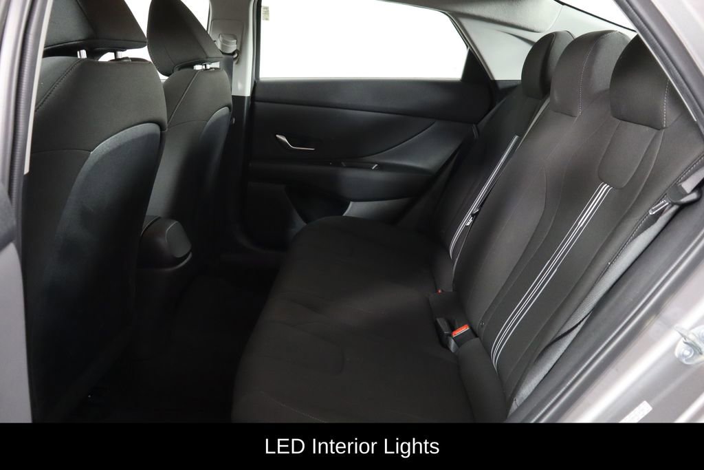 Used 2023 Hyundai Elantra SEL w/ Convenience Package FWD image 17