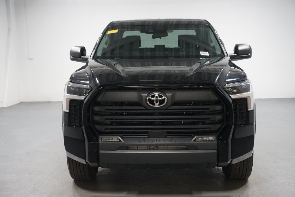 Used 2022 Toyota Tundra SR5 AWD/4WD image 2
