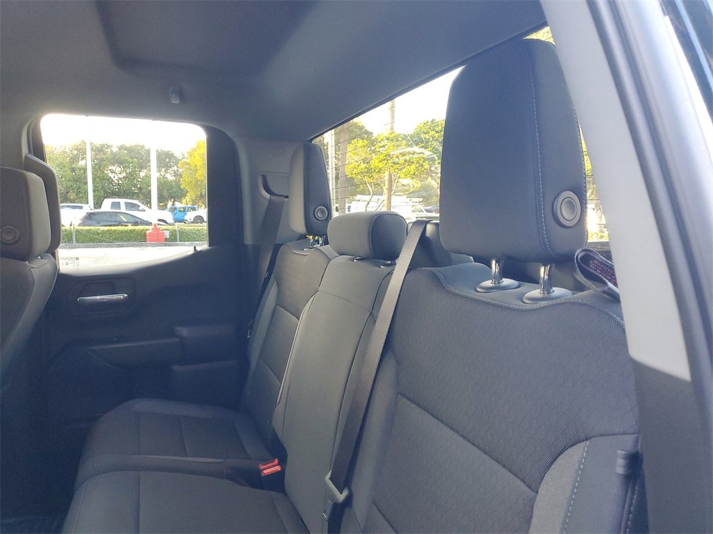 Used 2025 Chevrolet Silverado 1500 Custom image 11