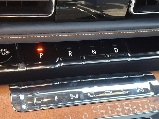 Certified 2025 Lincoln Aviator Black Label AWD/4WD image 14