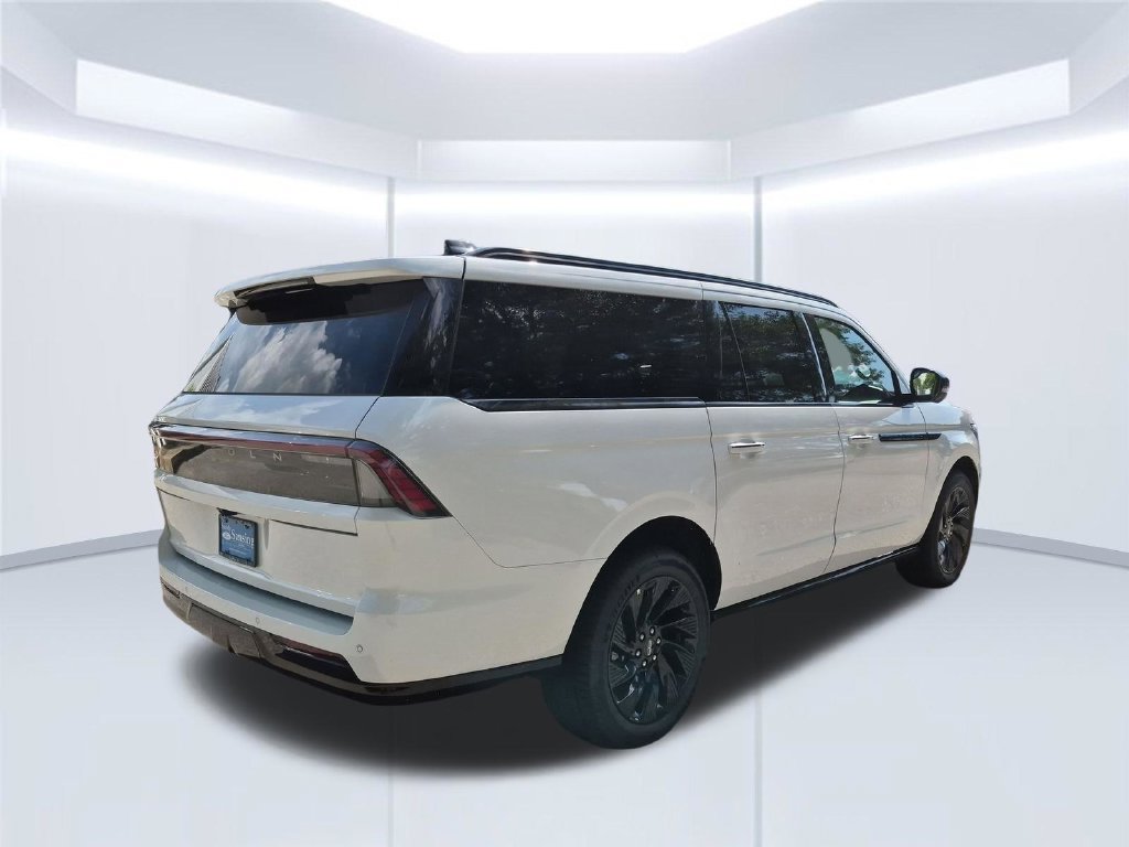 New 2027 Lincoln Navigator L Reserve w/ Jet Appearance Package AWD/4WD image 7