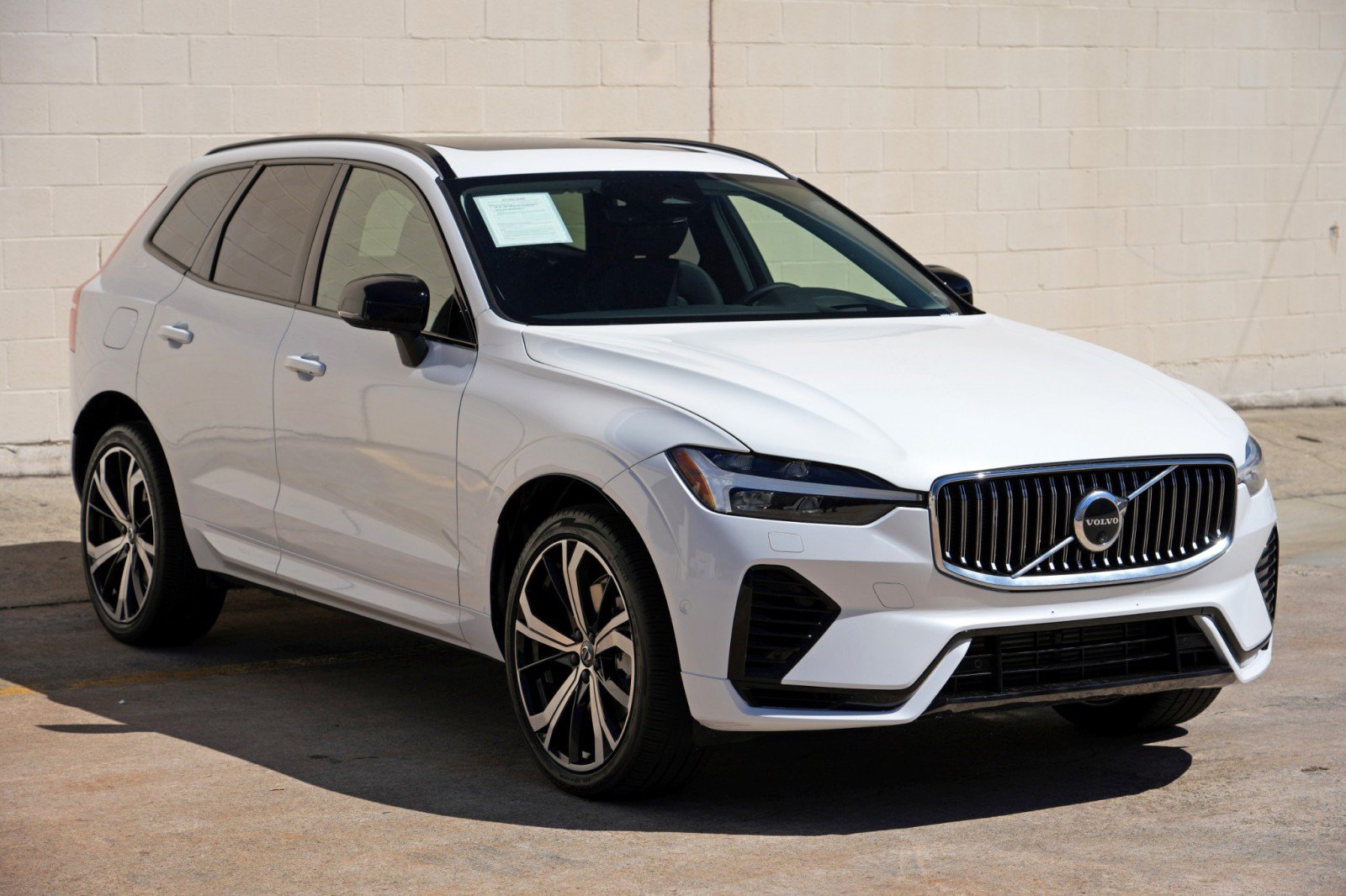 Used 2024 Volvo XC60 T8 Ultimate w/ Protection Package Premier AWD/4WD image 53