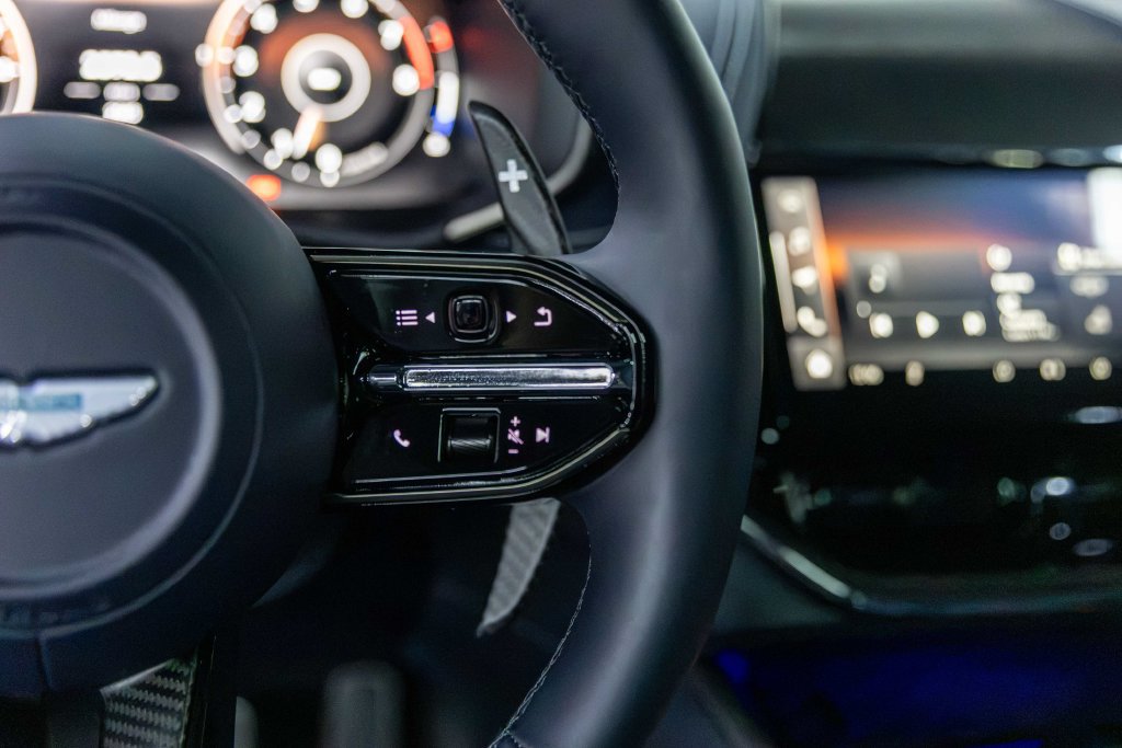 Used 2026 Aston Martin DBX 707 AWD/4WD image 31