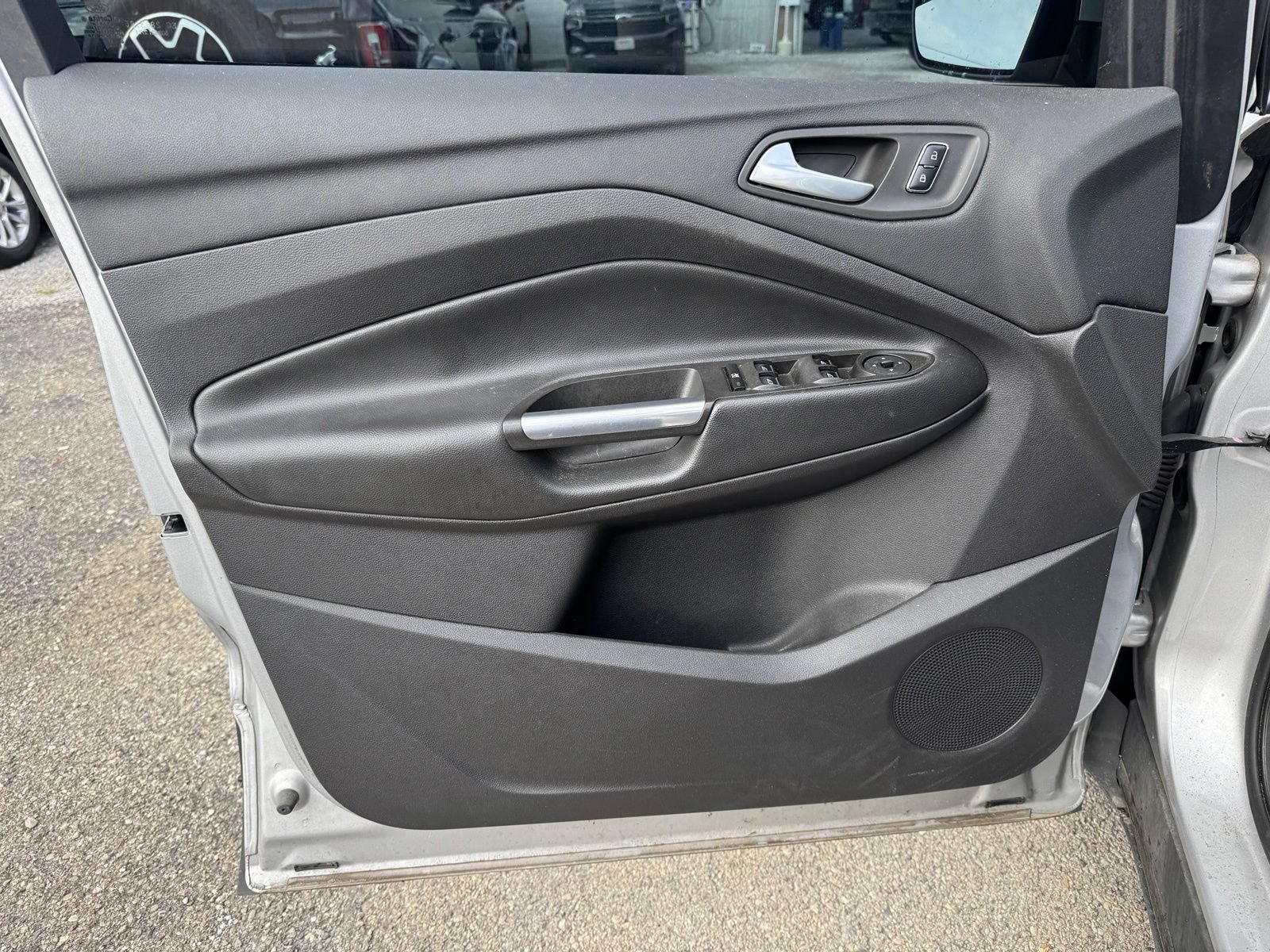 Used 2014 Ford Escape SE w/ Equipment Group 201A FWD image 11