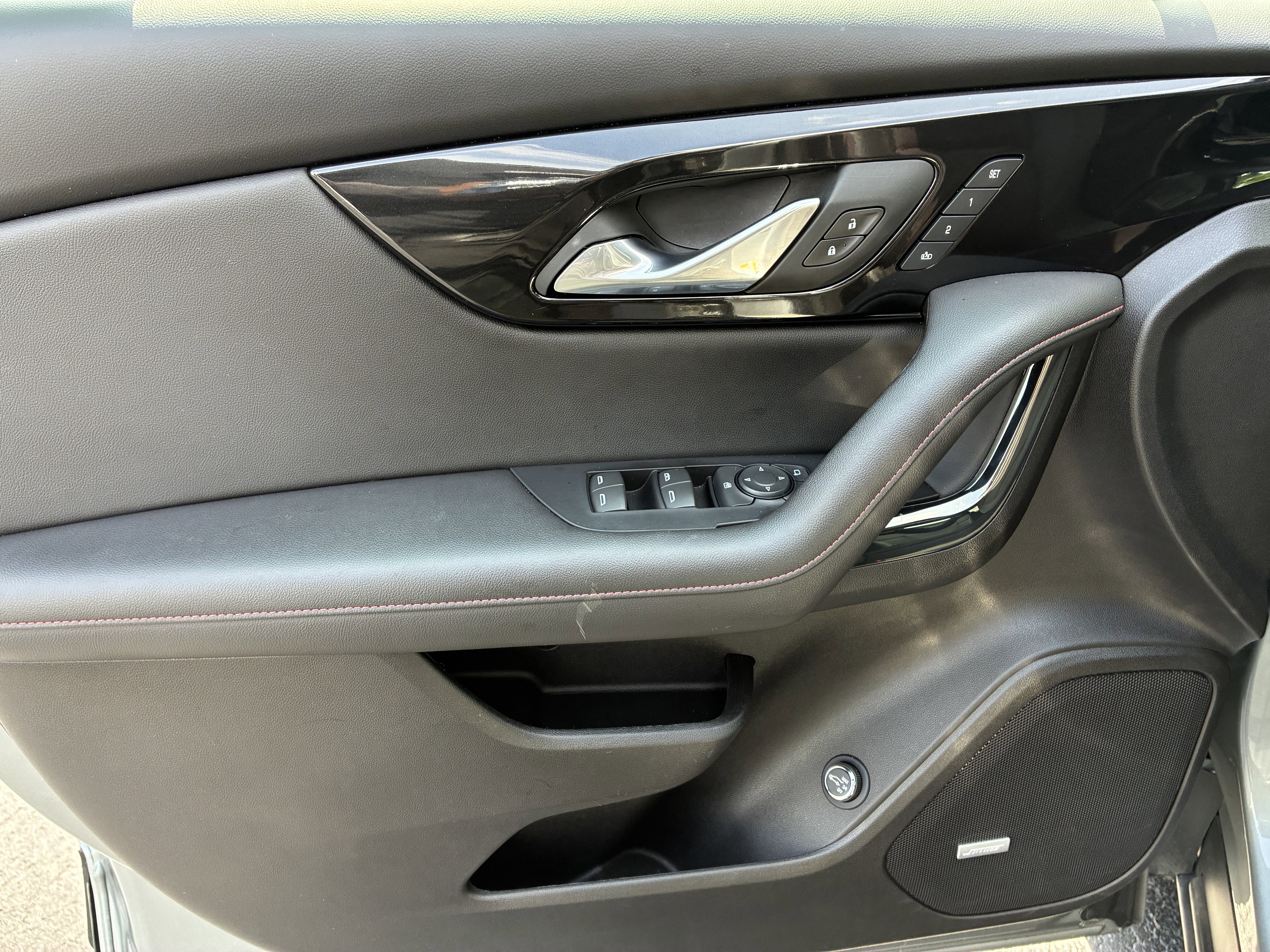 Used 2024 Chevrolet Blazer RS w/ Driver Confidence II Package FWD image 24