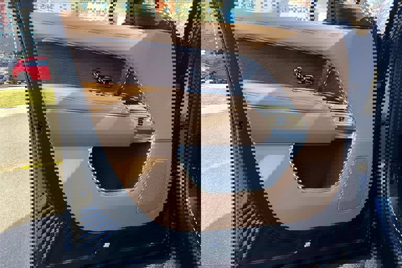 New 2026 Land Rover Range Rover Long Wheelbase SE image 10