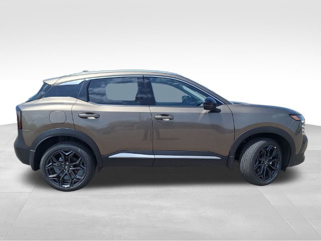 New 2026 Nissan Kicks SR w/ SR Premium Package FWD image 8