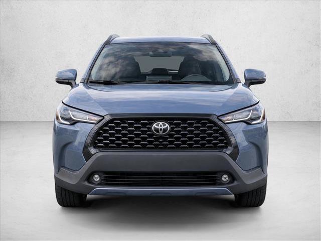 Used 2025 Toyota Corolla Cross LE FWD image 2