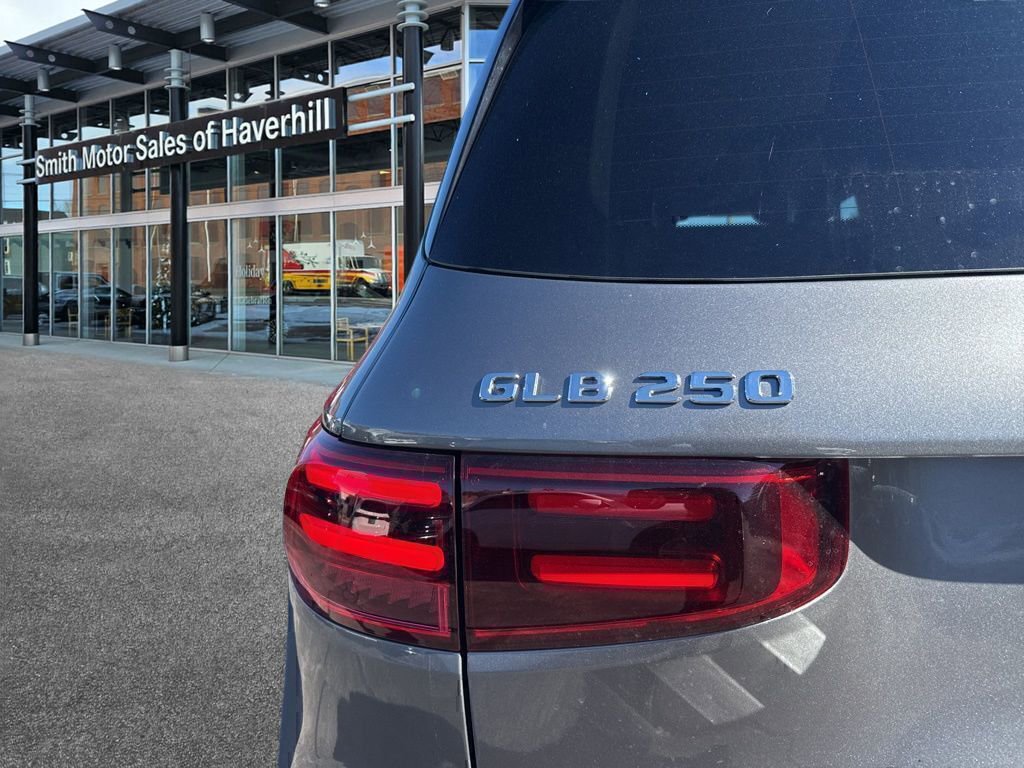 New 2026 Mercedes-Benz GLB 250 4MATIC image 7