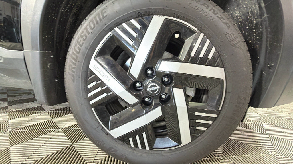 Used 2026 Nissan Kicks SV FWD image 35