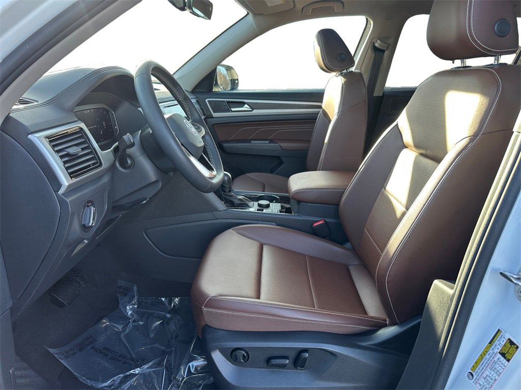 Used 2022 Volkswagen Atlas SE w/ Panoramic Sunroof Package image 9