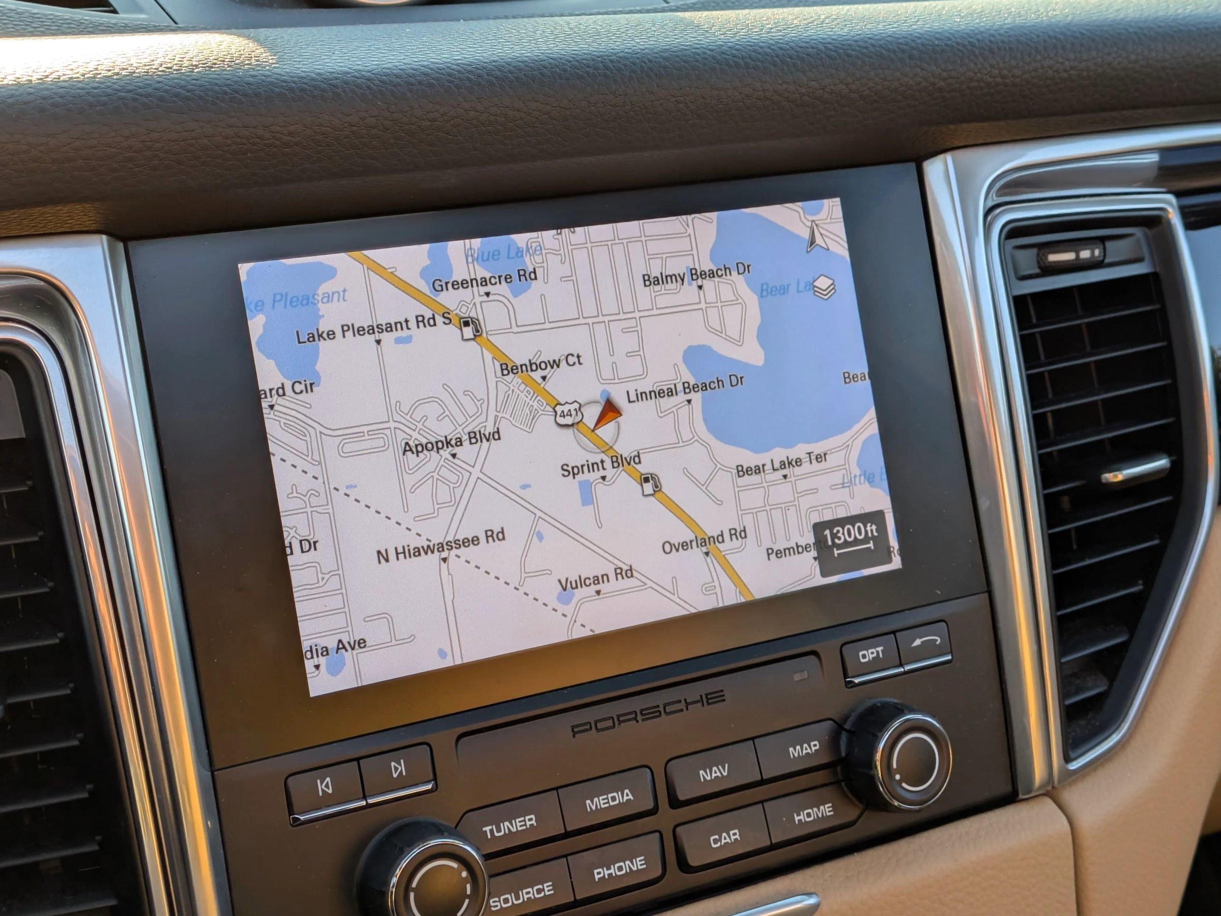 Used 2017 Porsche Macan S image 14