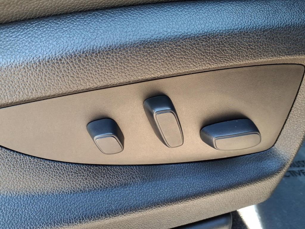 Used 2019 Chevrolet Tahoe LT image 12