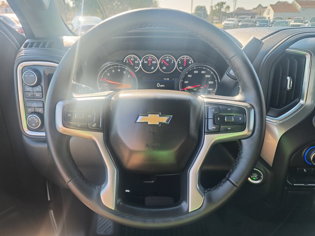 Used 2022 Chevrolet Silverado 1500 LT AWD/4WD image 17