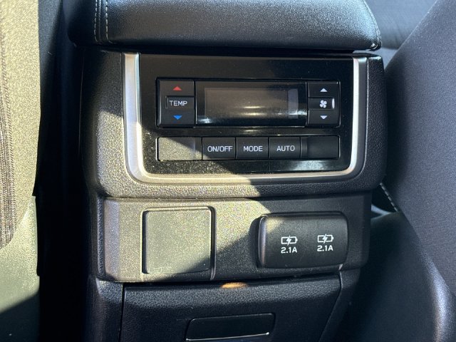 Used 2020 Subaru Ascent Premium w/ Convenience Package AWD/4WD image 11