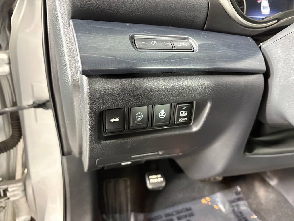 Used 2020 Nissan Maxima Platinum w/ Sport Mat Group FWD image 13