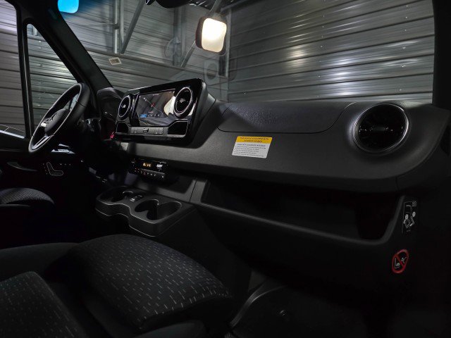 Used 2022 Mercedes-Benz Sprinter 3500 image 16