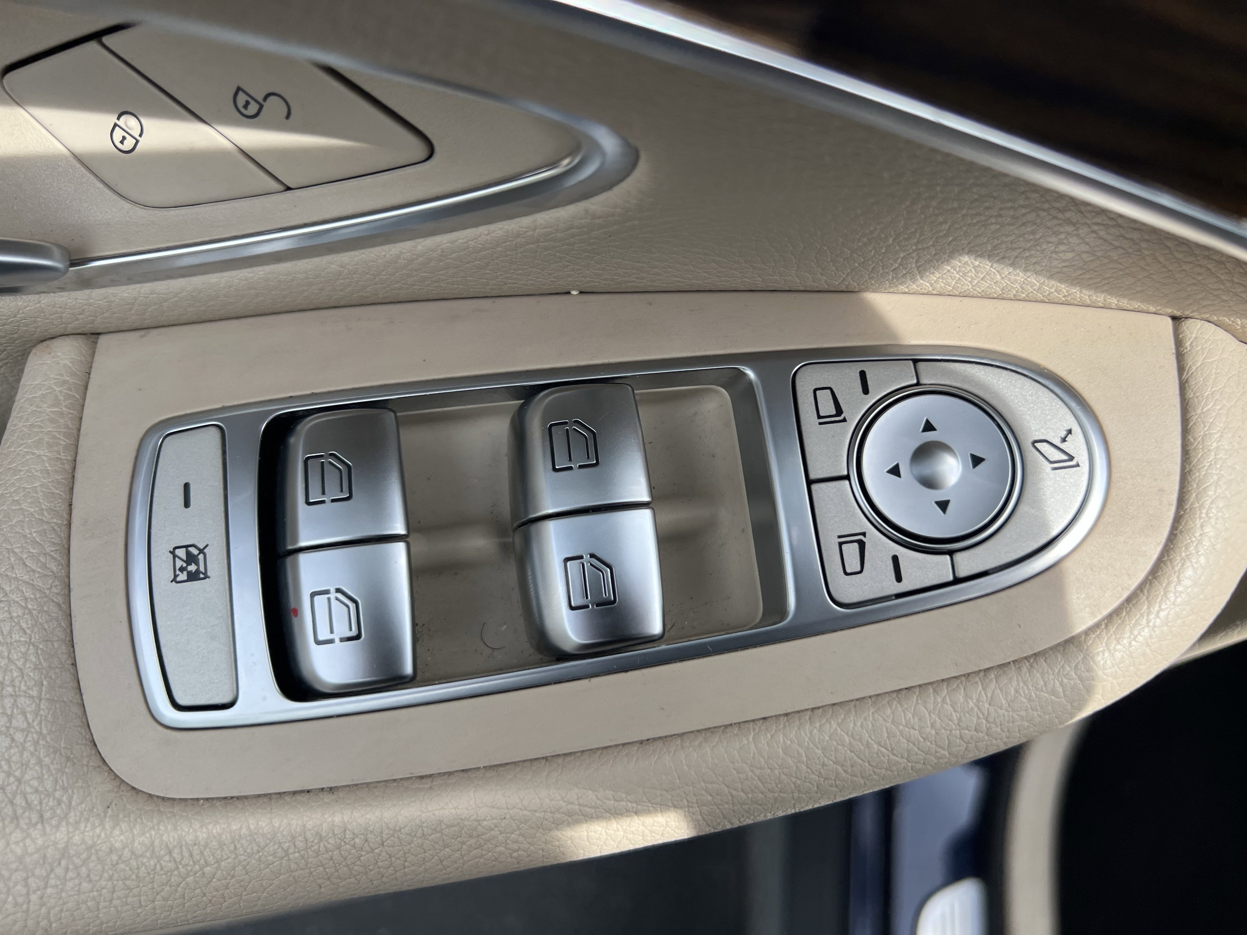 Used 2019 Mercedes-Benz GLC 300 4MATIC image 15