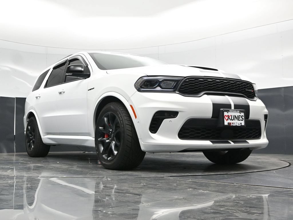 Used 2023 Dodge Durango R/T w/ Tow 'N Go Group AWD/4WD image 57