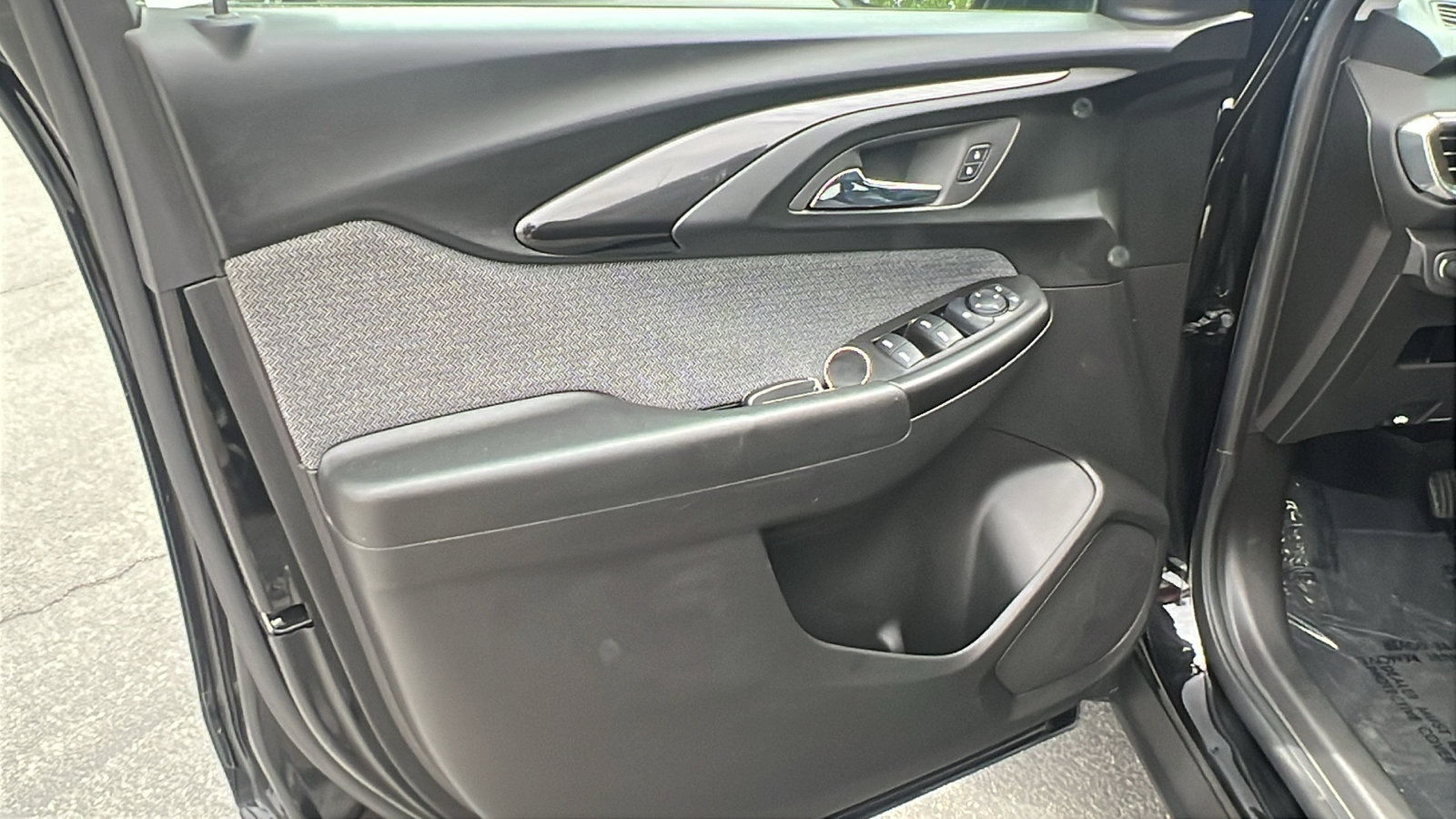 Used 2023 Chevrolet TrailBlazer LT w/ Convenience Package image 15