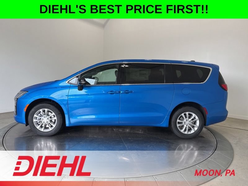 New 2027 Chrysler Pacifica Select AWD/4WD image 4
