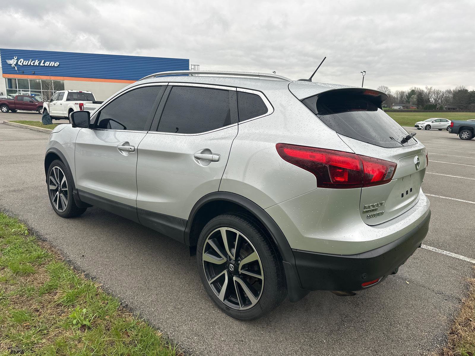 Used 2019 Nissan Rogue Sport SL w/ Premium Package image 12