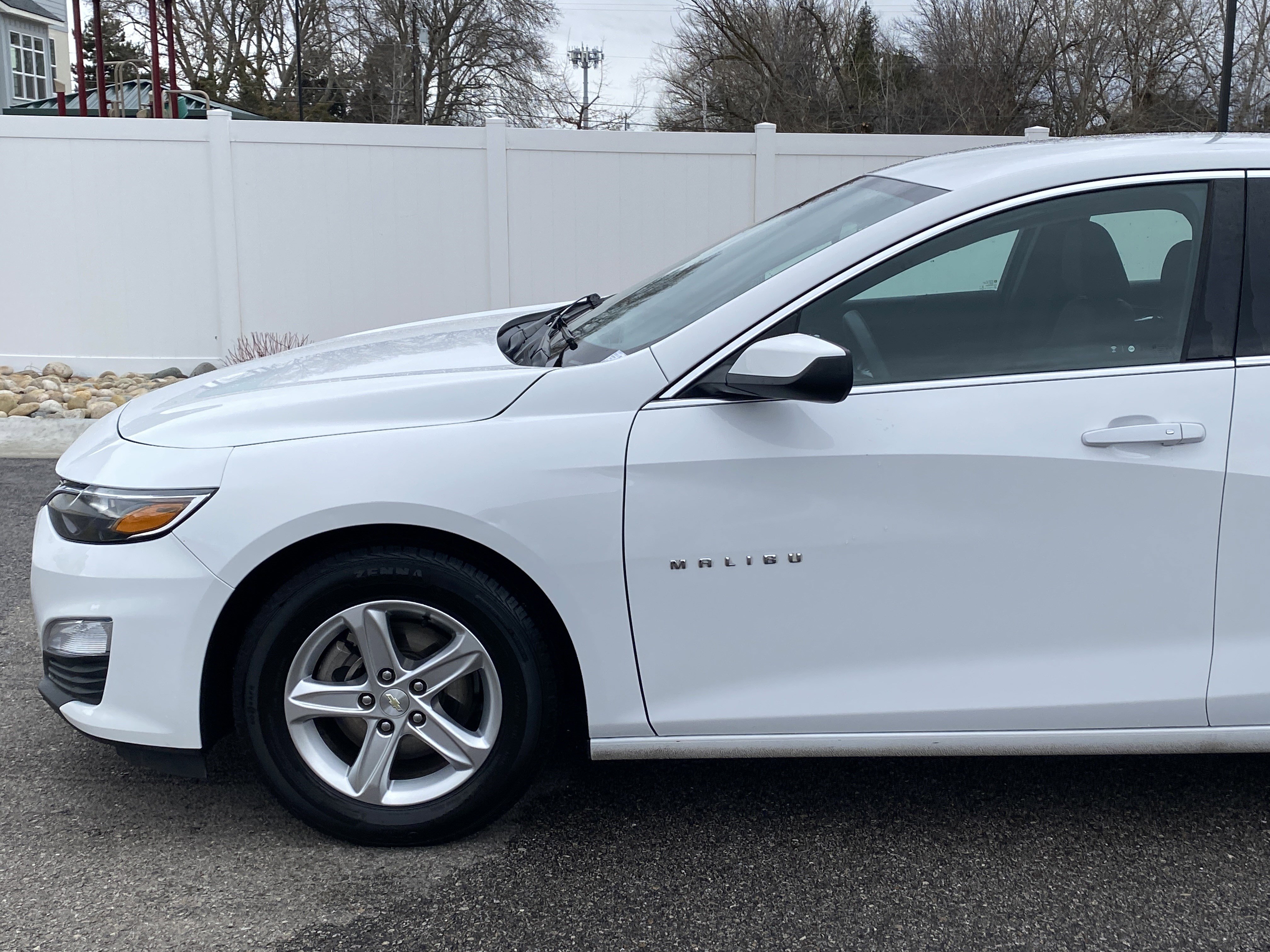 Used 2020 Chevrolet Malibu LS w/ Driver Confidence Package II image 2