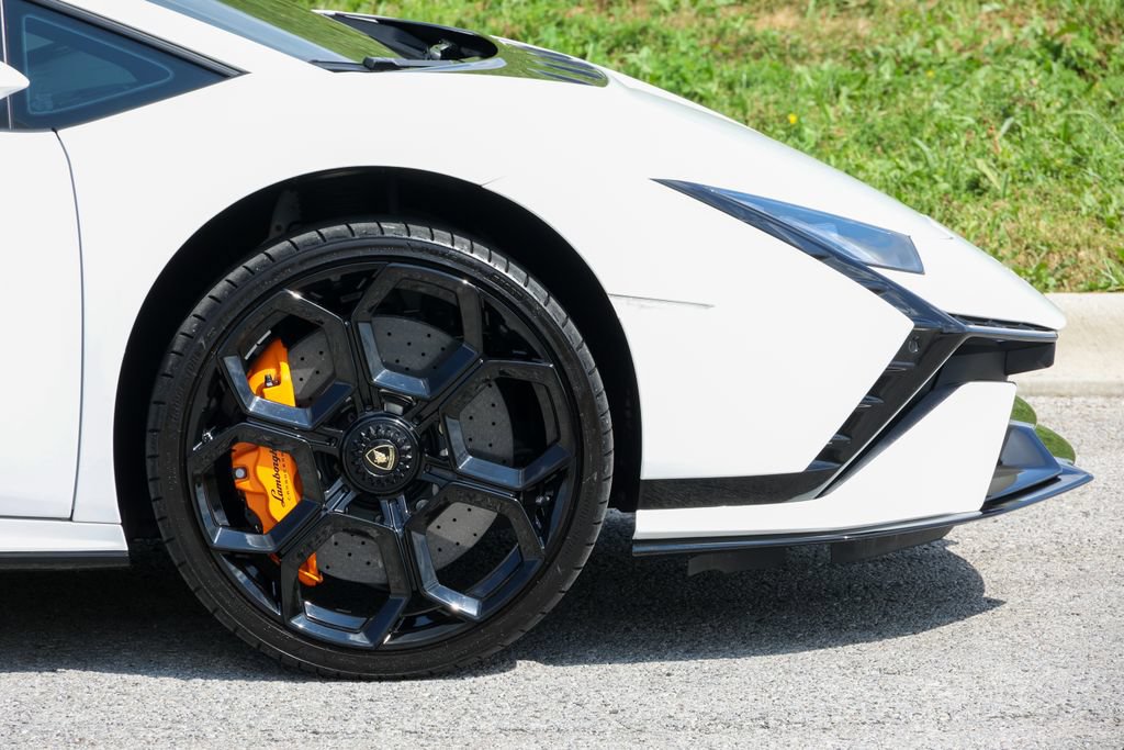 Used 2024 Lamborghini Huracan Tecnica RWD image 37