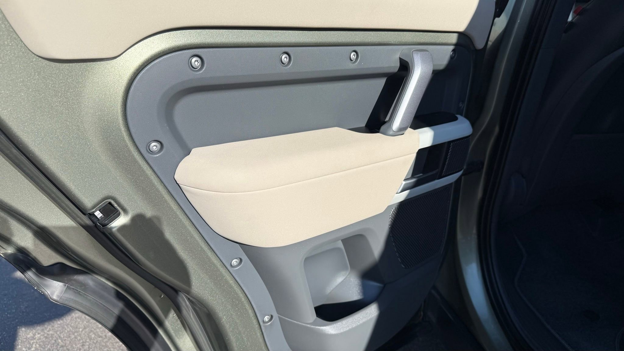 Used 2023 Land Rover Defender 110 X-Dynamic SE image 47