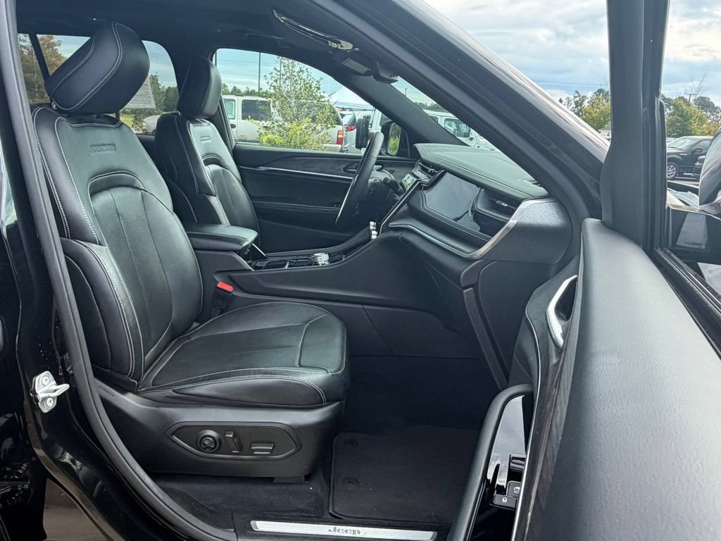 Used 2022 Jeep Grand Cherokee Overland AWD/4WD image 48