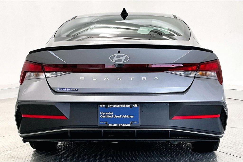 Certified 2025 Hyundai Elantra Sport FWD image 4