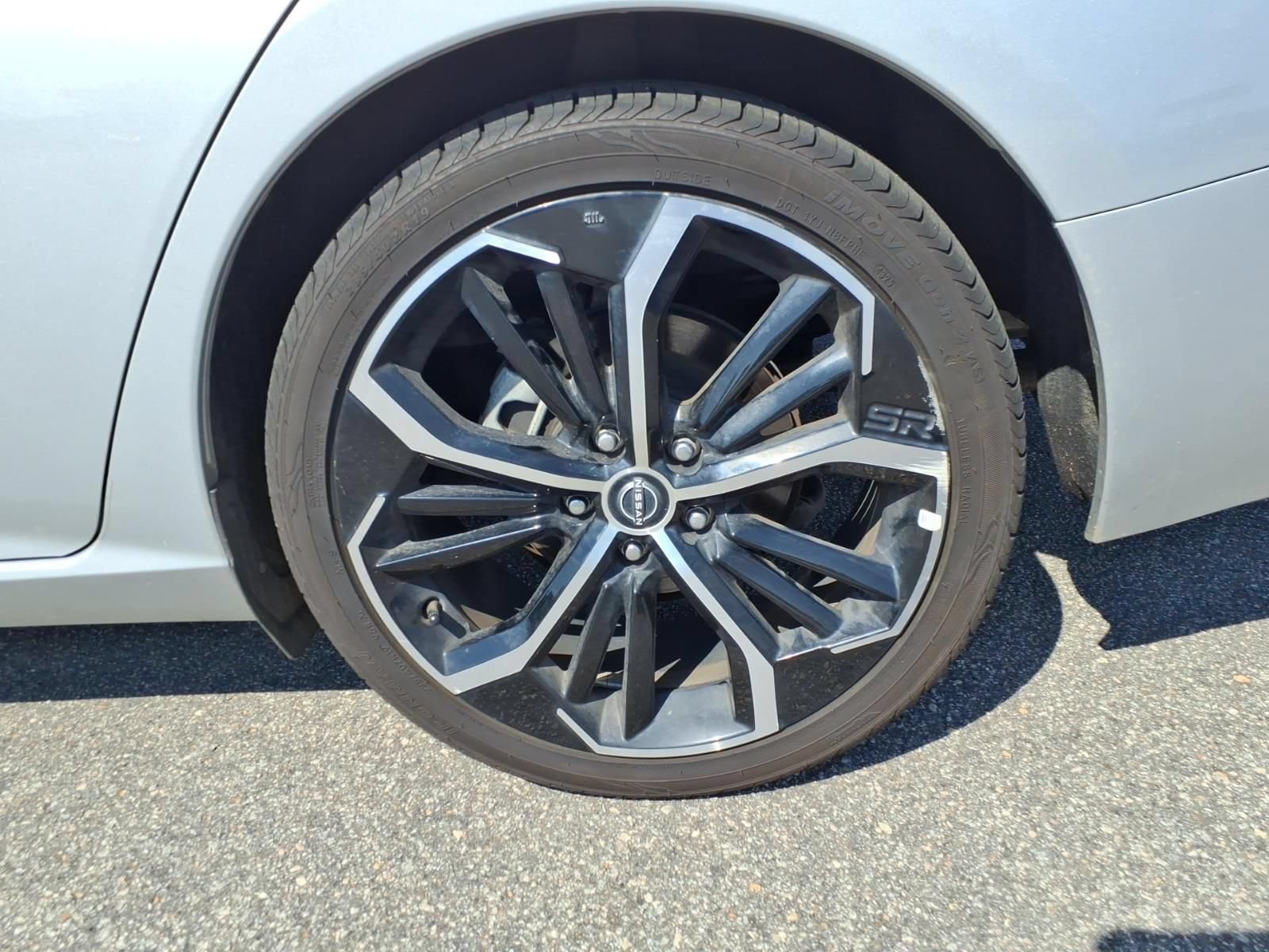 Used 2024 Nissan Altima 2.5 SR FWD image 11