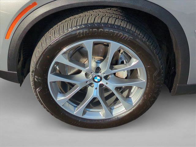 Certified 2025 BMW X5 xDrive40i w/ Parking Assistance Package image 26