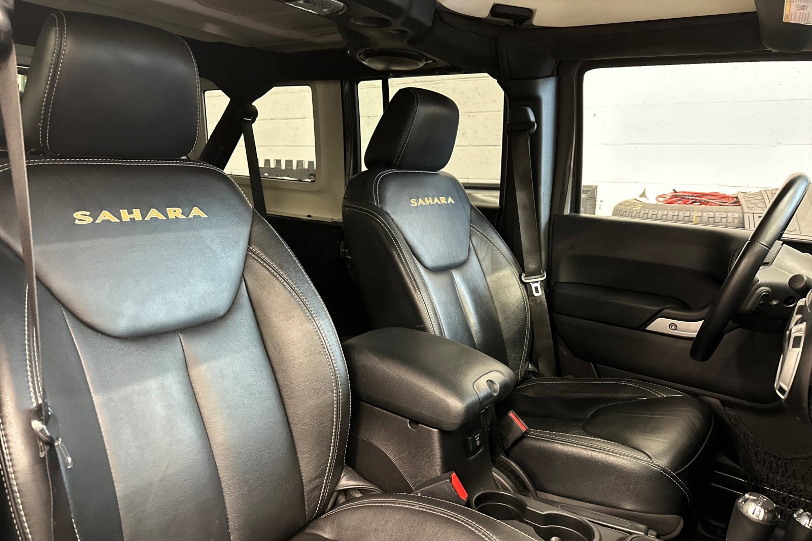 Used 2014 Jeep Wrangler Unlimited Sahara w/ Connectivity Group image 29