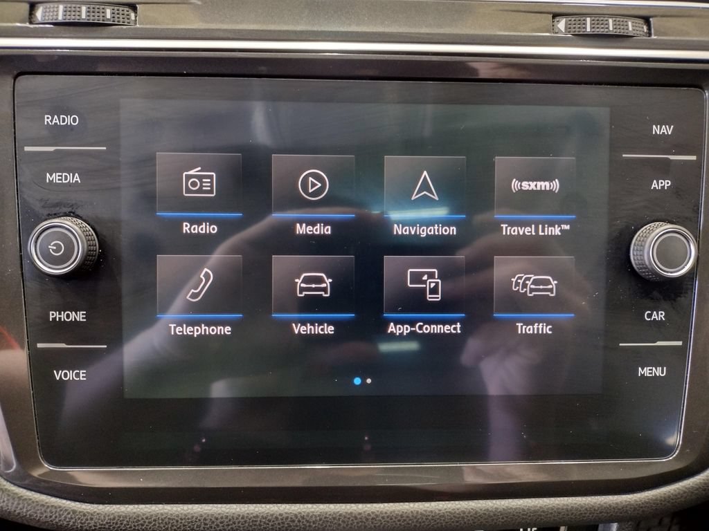 Used 2018 Volkswagen Tiguan SEL AWD/4WD image 31