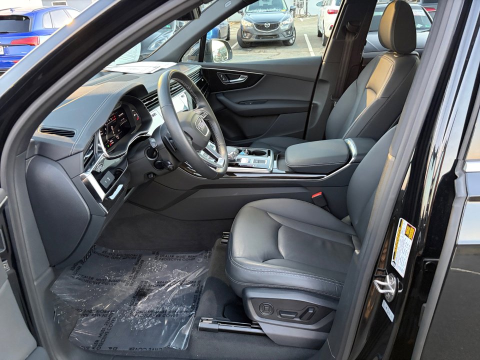 Used 2025 Audi Q7 2.0T Premium w/ Convenience Package image 30