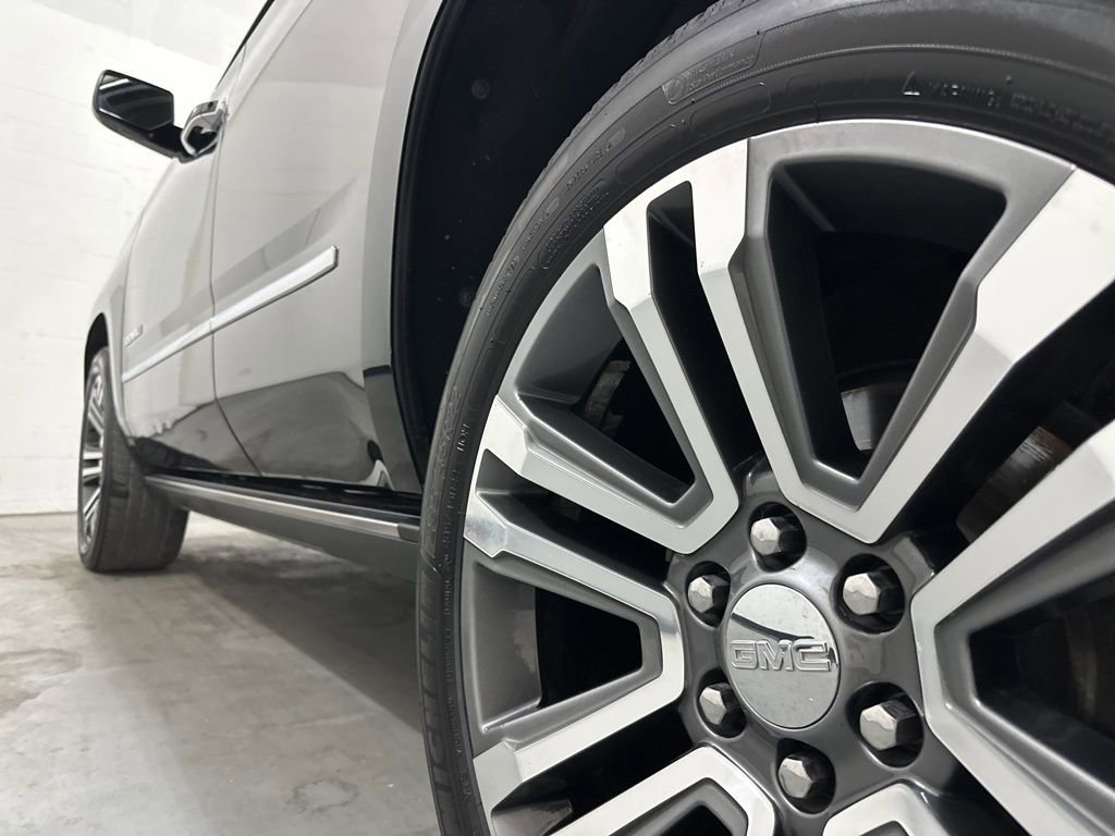 Used 2018 GMC Yukon Denali w/ Denali Ultimate Package image 21