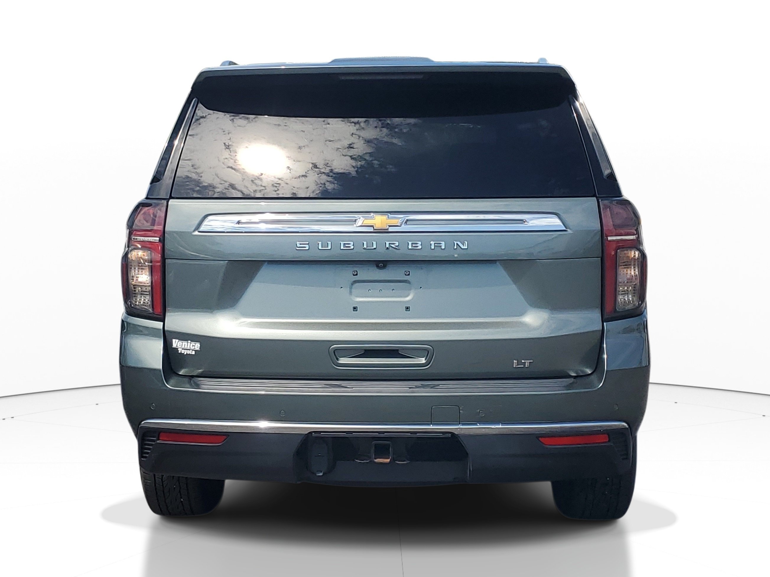 Used 2023 Chevrolet Suburban LT w/ LT Signature Plus Package AWD/4WD image 5