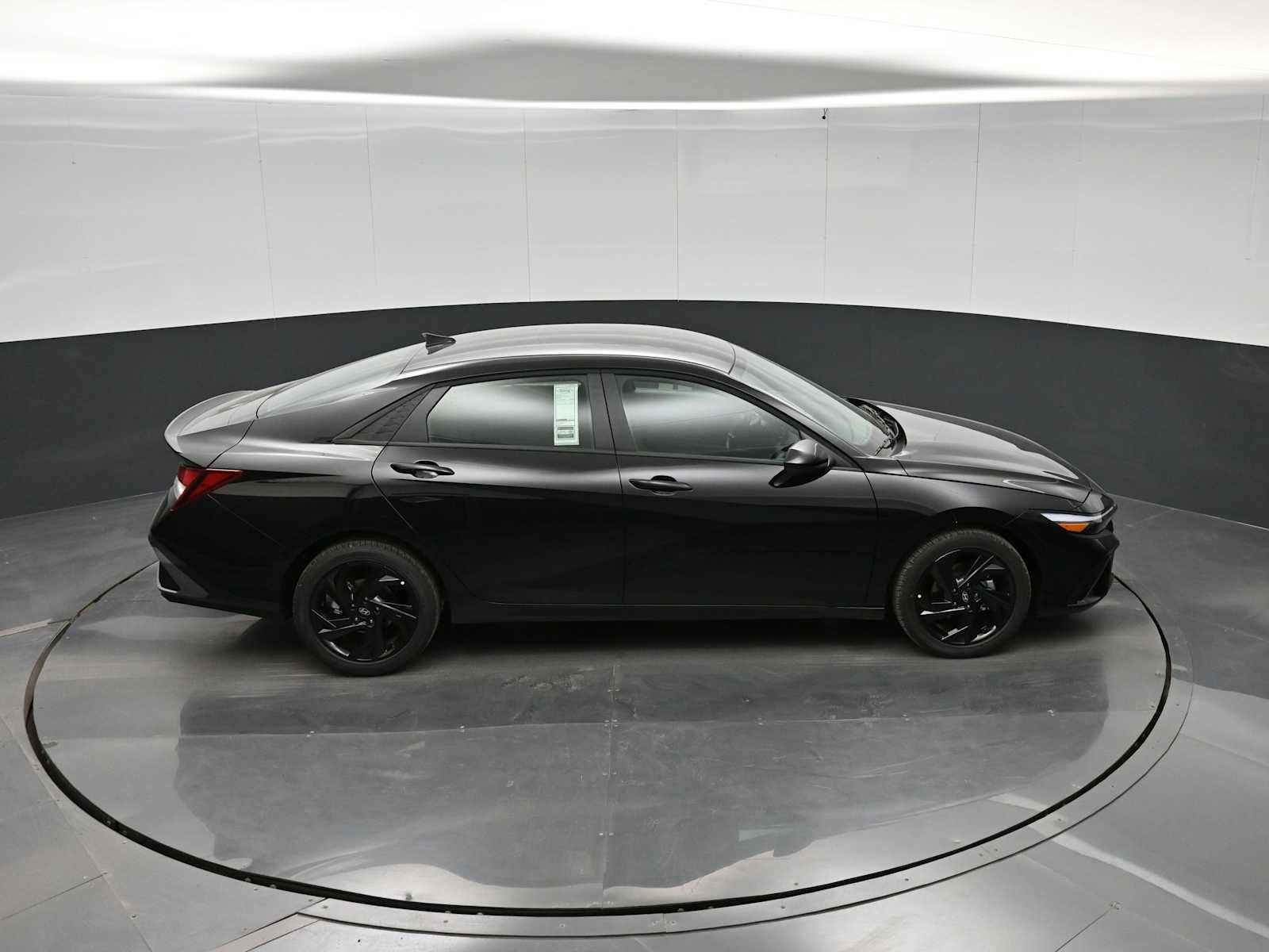 New 2026 Hyundai Elantra Sport FWD image 32