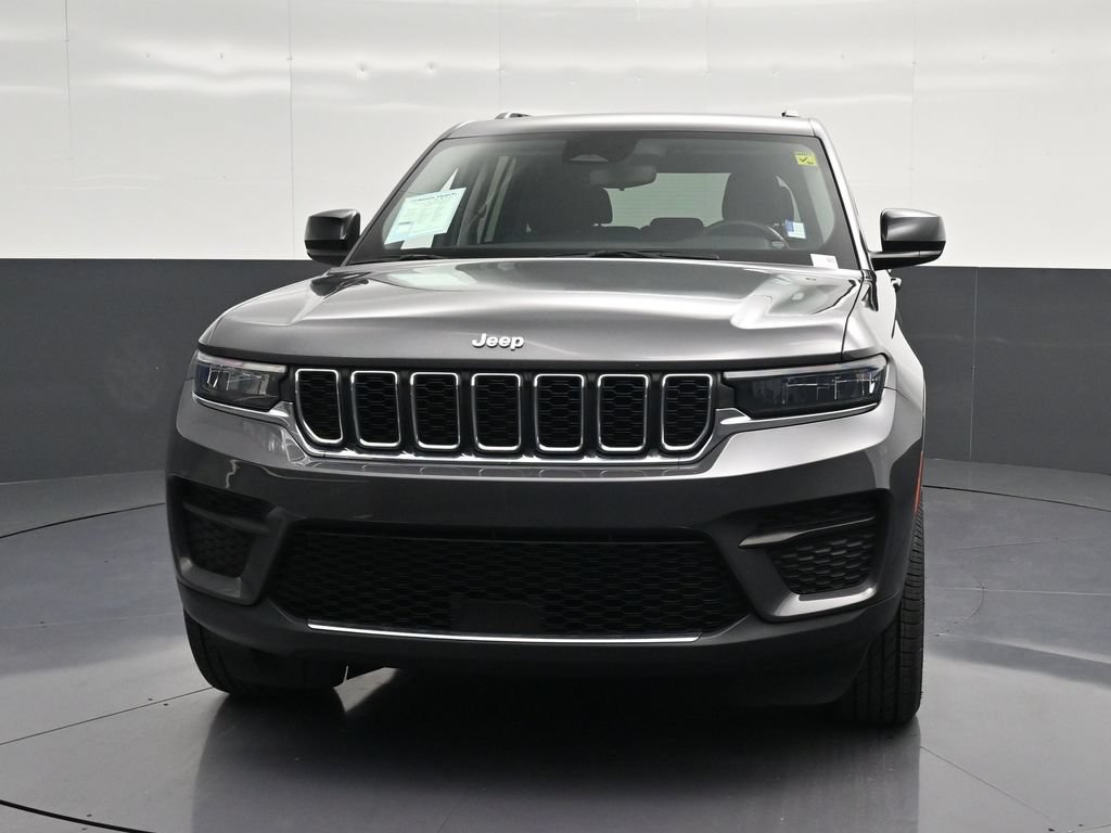 Used 2023 Jeep Grand Cherokee Laredo RWD image 6