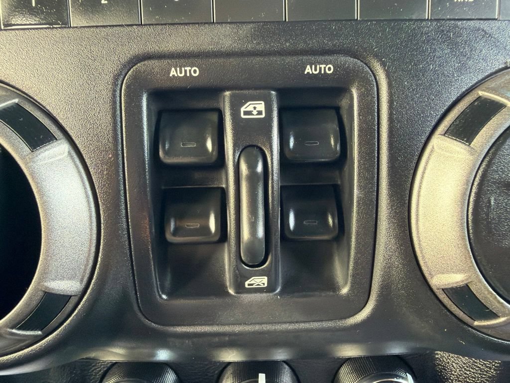Used 2015 Jeep Wrangler Unlimited Sport w/ Quick Order Package 24S AWD/4WD image 27