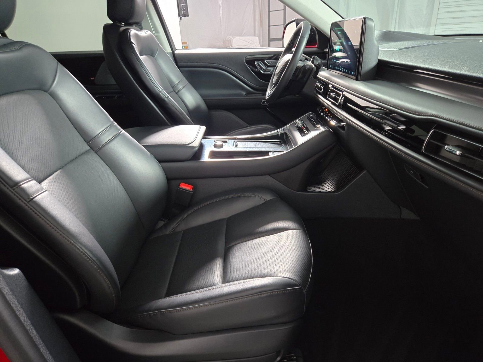 New 2026 Lincoln Aviator 2WD w/ Jet Appearance Package image 20