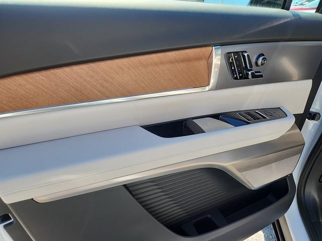 New 2027 Cadillac Vistiq Sport w/ LPO, Floor Liner Package AWD/4WD image 8